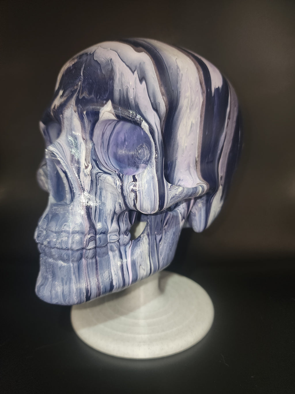 Skull gloss varnish finish