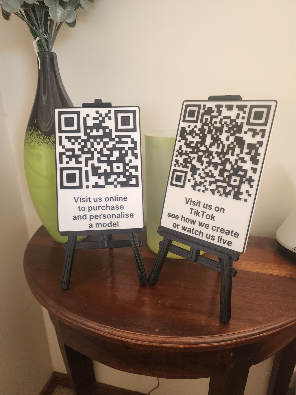 QR Code sign small (2 signs)