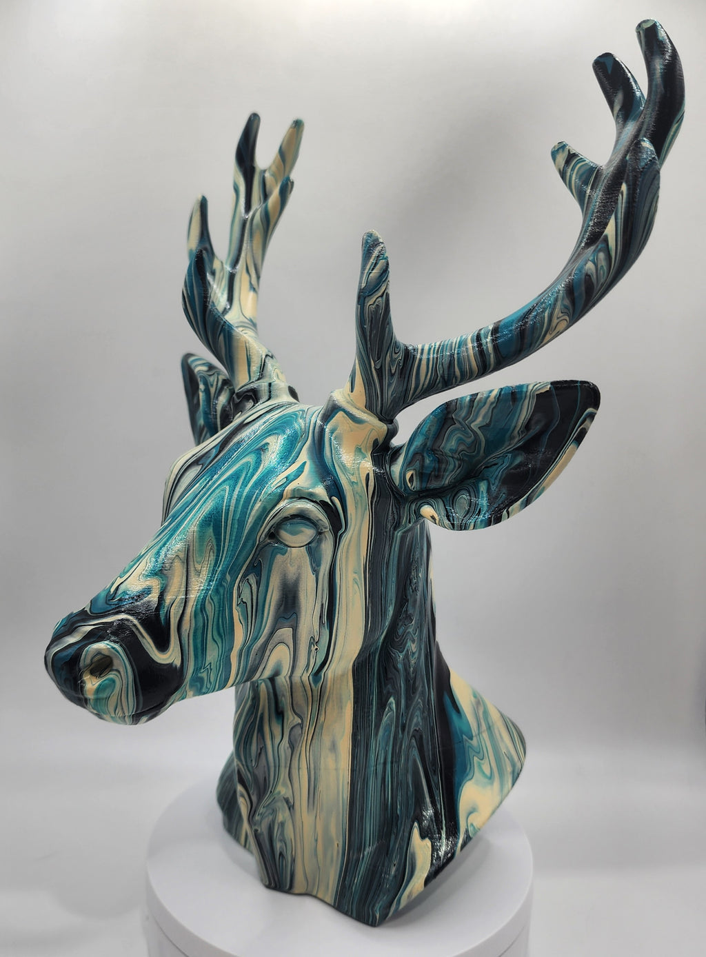 Deer gloss varnish finish