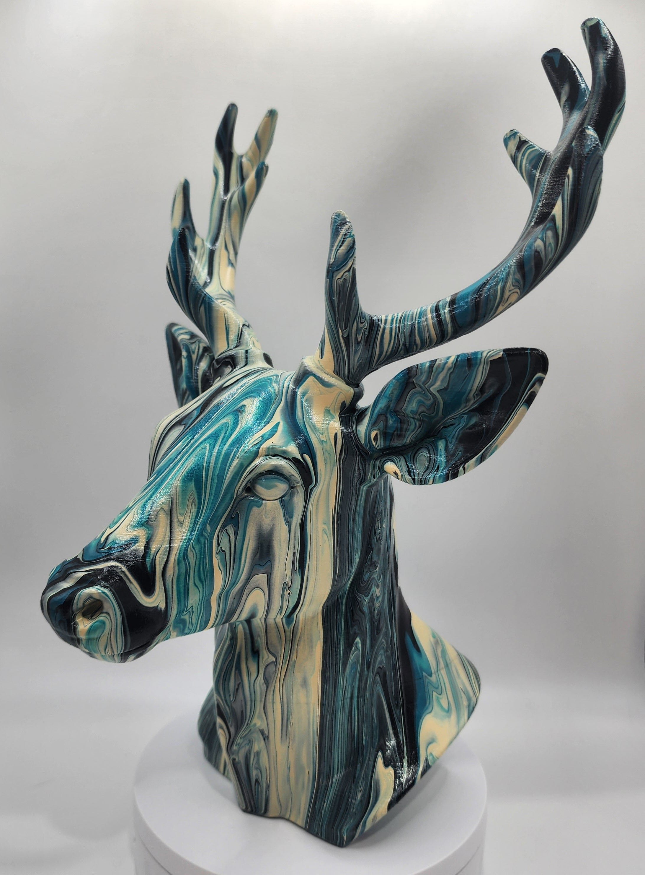 Deer gloss varnish finish