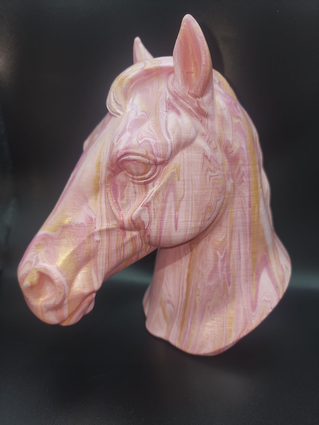 Horse gloss varnish finish