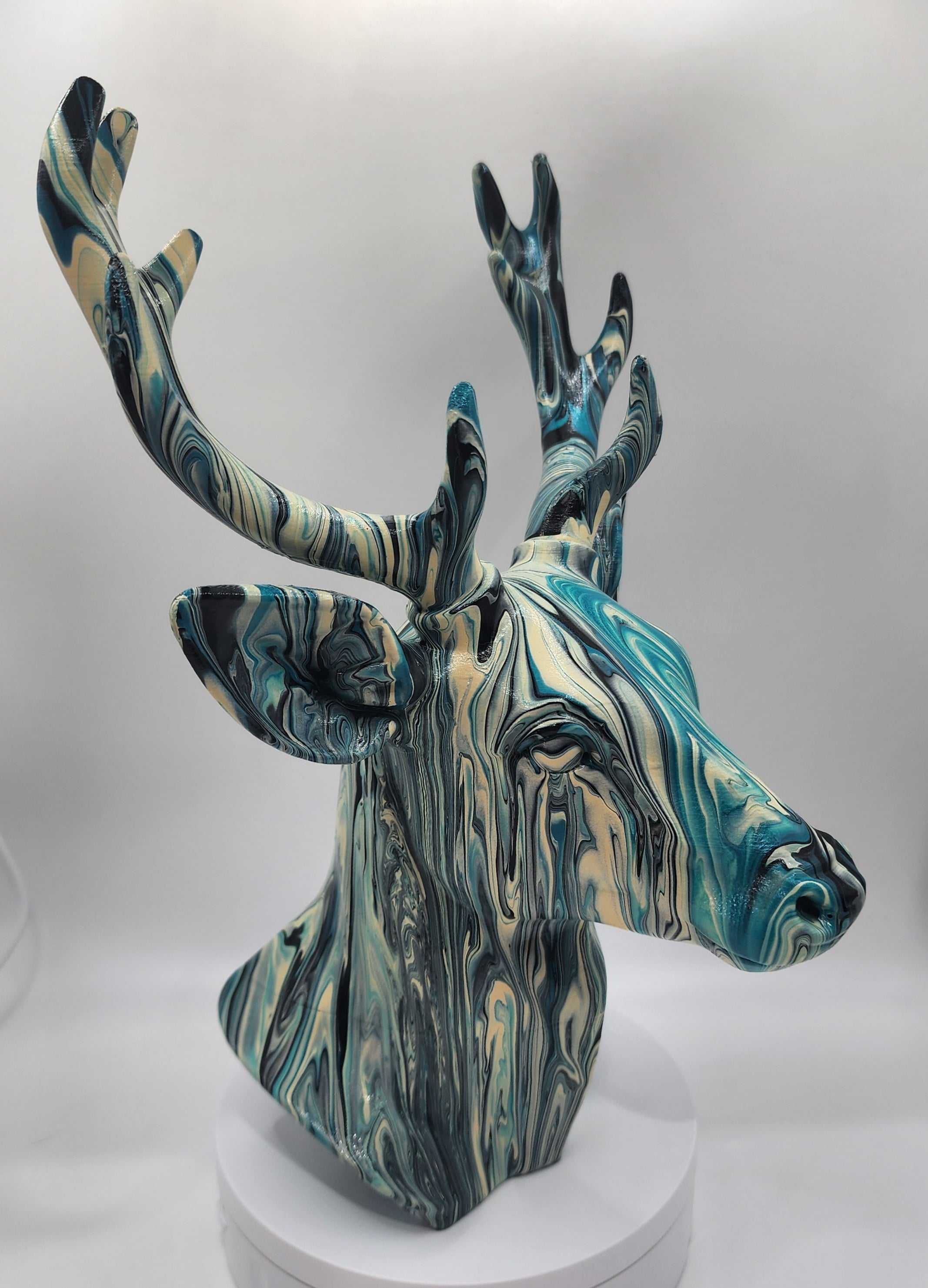 Deer gloss varnish finish
